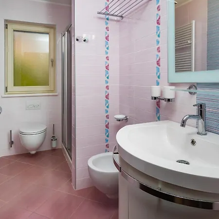 3 Bedroom Beautiful In * Moscenicka Draga