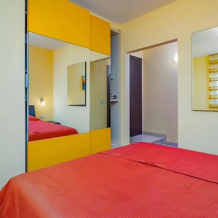 Apartment 3 Bedroom Beautiful In