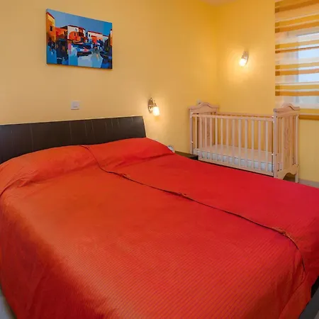 3 Bedroom Beautiful In Apartment *