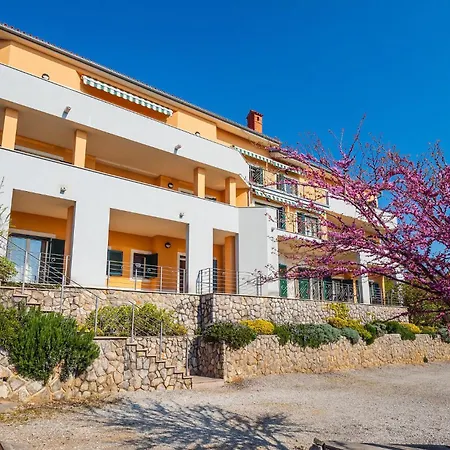 3 Bedroom Beautiful In * Moscenicka Draga
